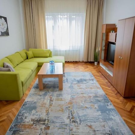 The Green Apartment In The Heart Of Old Sofia 1Bdr Bagian luar foto