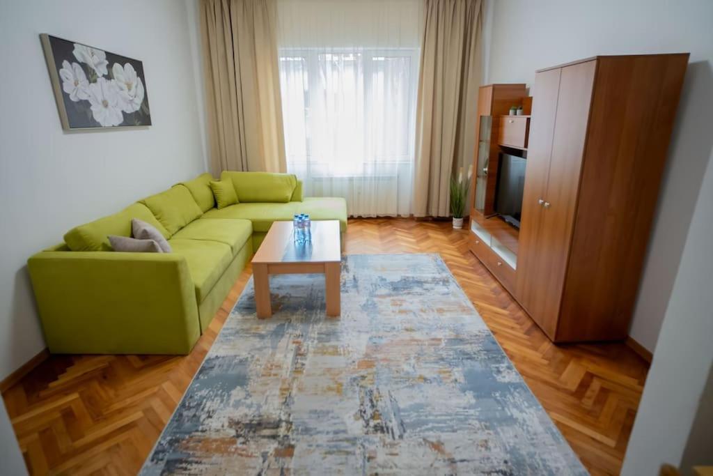 The Green Apartment In The Heart Of Old Sofia 1Bdr Bagian luar foto