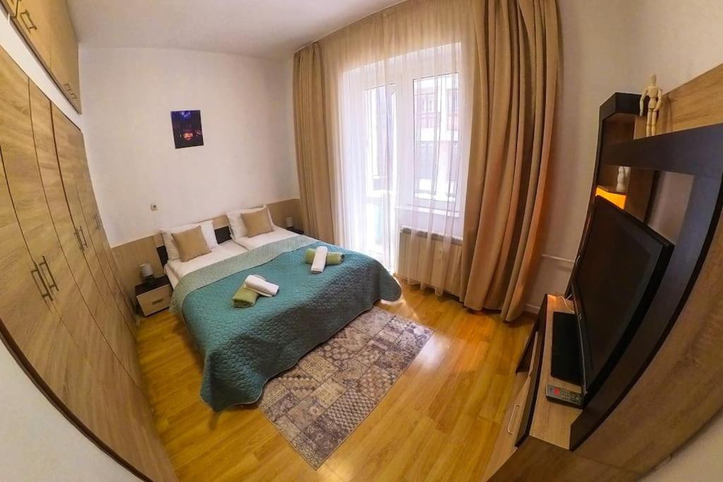 The Green Apartment In The Heart Of Old Sofia 1Bdr Bagian luar foto