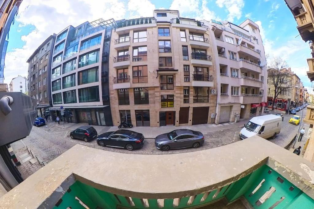 The Green Apartment In The Heart Of Old Sofia 1Bdr Bagian luar foto
