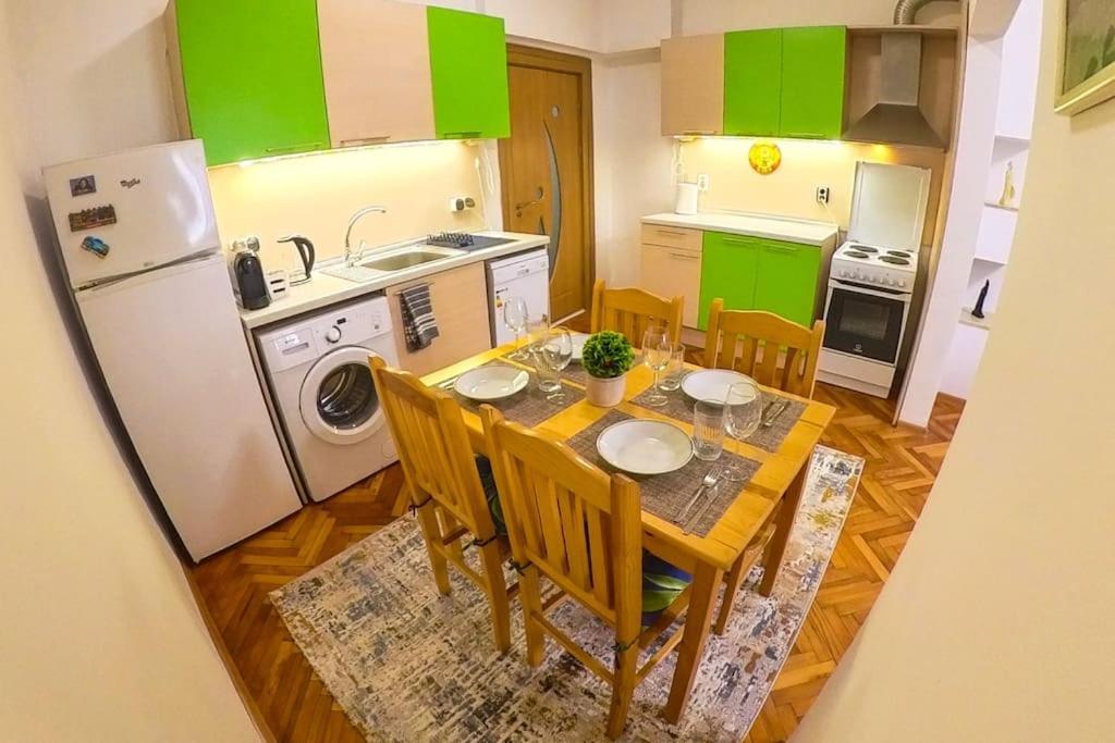 The Green Apartment In The Heart Of Old Sofia 1Bdr Bagian luar foto